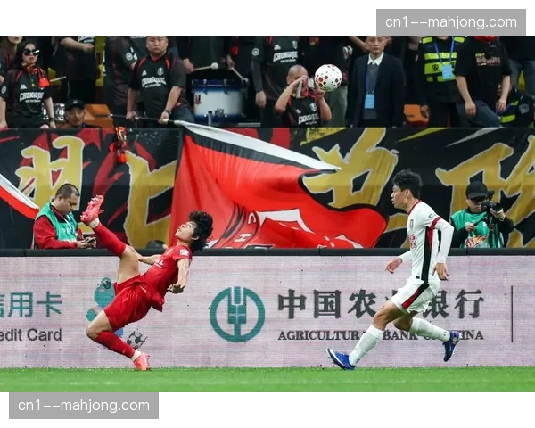 【2026年4月中超联赛·人物·动态成都蓉城官宣：核心中场周定洋因伤将缺席未来两轮联赛